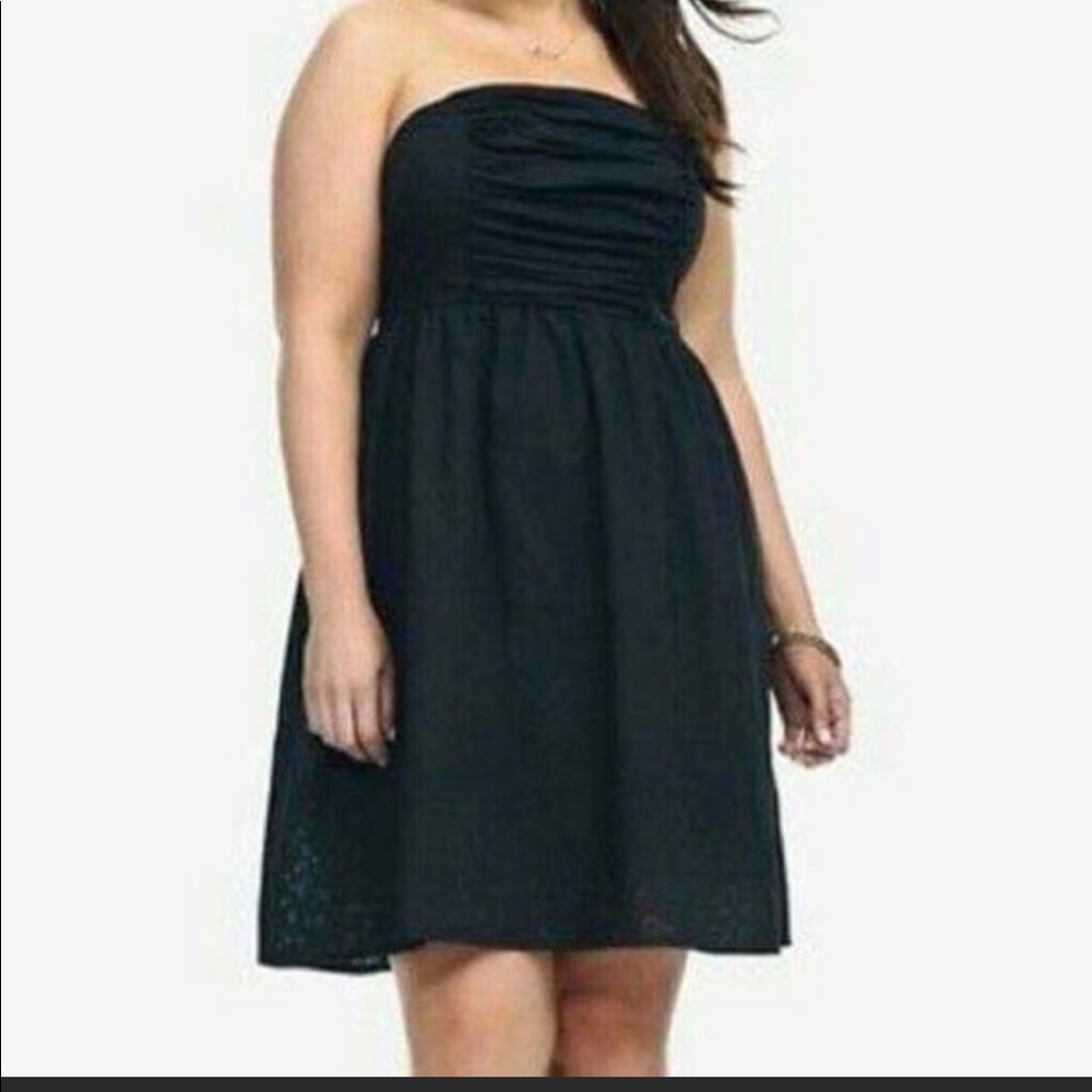 Torrid strapless dress